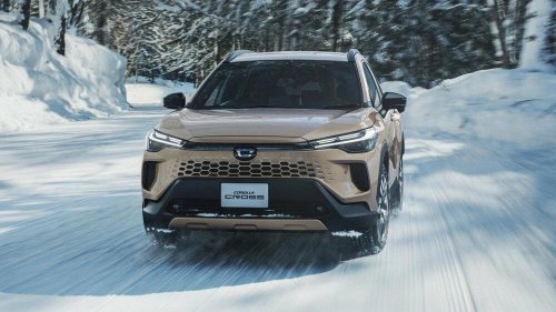 爆売れSUVマイチェン！進化したのは“顔”だけじゃない。新型カローラクロスどう変わった？