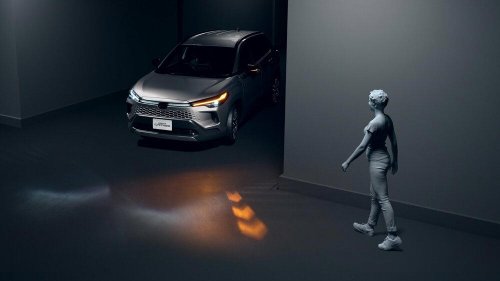 爆売れSUVマイチェン！進化したのは“顔”だけじゃない。新型カローラクロスどう変わった？