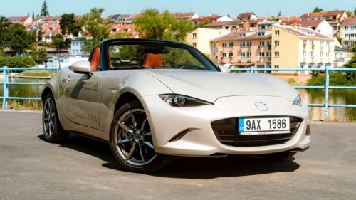 Built To Last: 20 Cars That Easily Double The Life Of Any Regular Vehicle