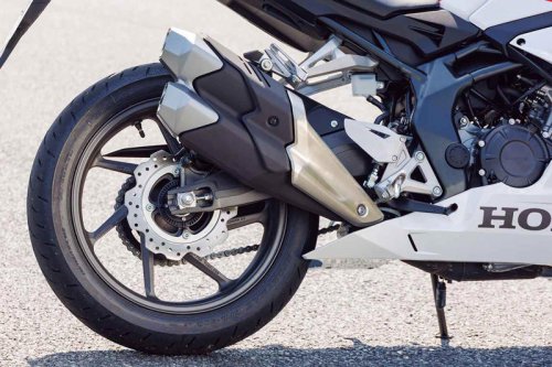 【レビュー】ホンダ「CBR250RR」インプレ（2025年）2気筒最強のパワーが生むエキサイティングな走り