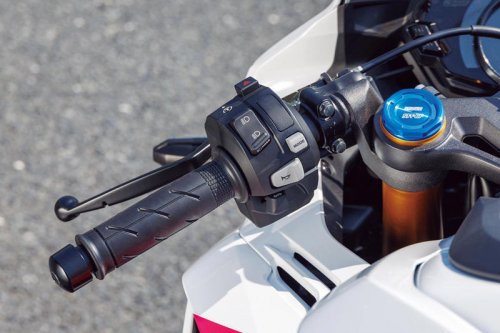 【レビュー】ホンダ「CBR250RR」インプレ（2025年）2気筒最強のパワーが生むエキサイティングな走り