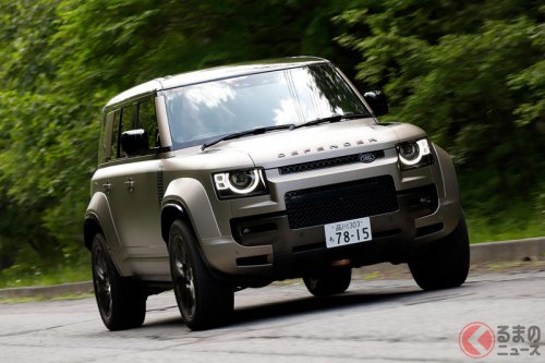 超人気の“高級SUV”「ディフェンダー」どんなクルマ？ 635馬力「V8ターボHV」搭載の「オクタ」もスゴい！ ゴツゴツデザイン×上質内装の「英国ブランドモデル」 2台を体験！【試乗記】
