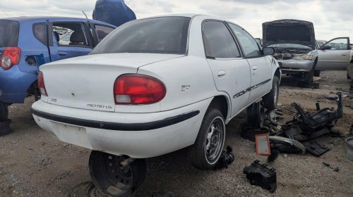 Gallery: 1997 Geo Metro LSi Sedan in Colorado Junkyard