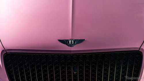 外装も内装も「どピンク」な超高級SUV、ベントレー特注部門のスゴ技とは