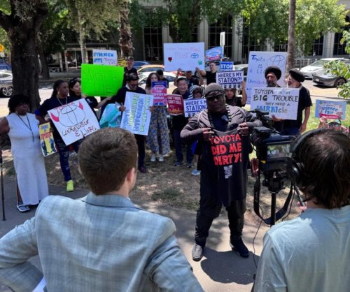 From the next Prius to paperweight: Hydrogen cars exasperate owners, prompt lawsuit against Toyota