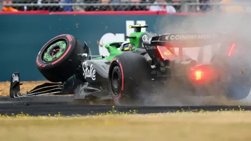 時速約200キロでサスペンションが破損：写真