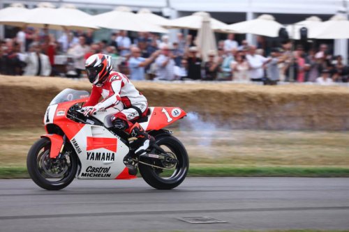 【速報！】ウェイン・レイニーが特別仕様のヤマハ「XSR900 GP」でラグナ・セカを34年ぶりに走行！