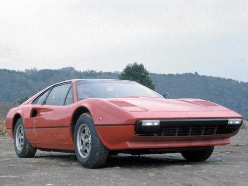 フェラーリ 308GTBは、ピニンファリーナの造形美とV8パワーを融合していた【スーパーカークロニクル・完全版／010】