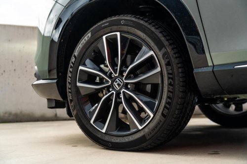 2025 Honda HR-V e:HEV L vs Subaru Crosstrek Hybrid S: Spec battle