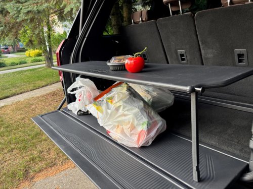 2025 Ford Expedition has trick tailgate, wide-screen display