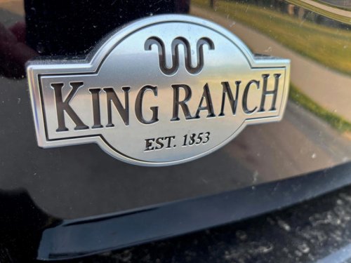 2025 Ford Expedition has trick tailgate, wide-screen display