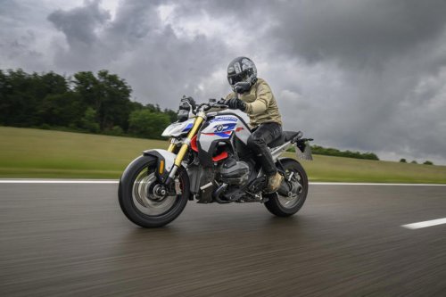 BMW R 1300 R試乗レポート｜国際試乗会で体感した最新ネイキッドバイクの進化