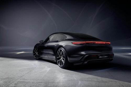 ポルシェジャパンがブラックでコーディネートした「タイカン」と「カイエン」「カイエン クーペ」の特別仕様車を導入