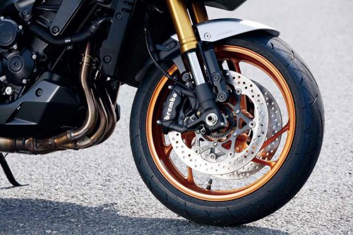 いずれもパワフルな4気筒エンジンを搭載！ CB1000Fコンセプト・Z900RS・KATANAのパワーユニット＆シャシー、足まわりを比較