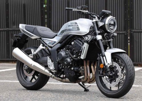 【世界初公開!!】ホンダ「CB1000Fコンセプト」に新色登場！ 全3色のラインアップが鈴鹿8耐会場でついに明らかに！