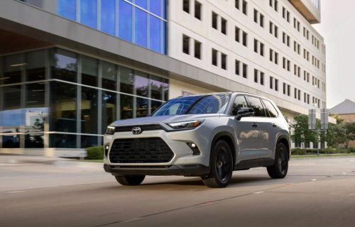 Versi Baru Kakak Toyota Kijang Innova Zenix Meluncur, Segini Harganya