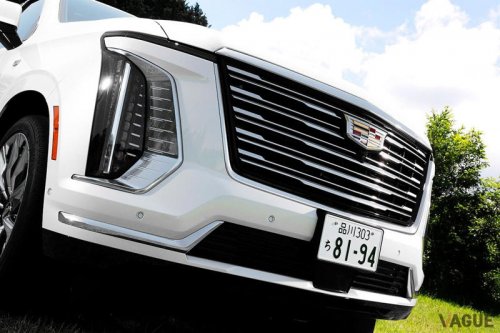 6.2リッターの大排気量に全長5.4mの巨体…“アメ車はデカい”を体現したラグジュアリーSUVの実力とは？ キャデラック新型「エスカレード」は何が進化した？