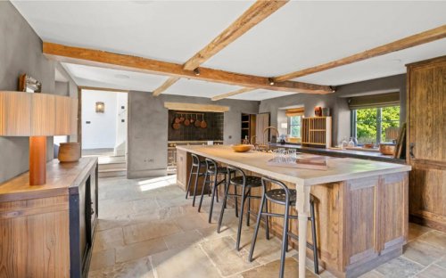 Ellen DeGeneres to sell Cotswolds home for £22.5m