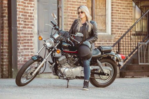 【まだまだ現役！】ヤマハ「Vスター250」誕生から37年！ ビラーゴから続く超ロングセラーの秘密とは？【世界でがんばる!! 日本メーカーの珍車大図鑑 Vol.8】