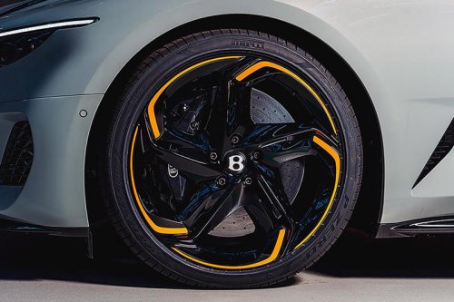 ベントレーが「バトゥール コンバーチブル」を初公開。史上最強のW12を搭載したカスタムメイドのオープンモデル