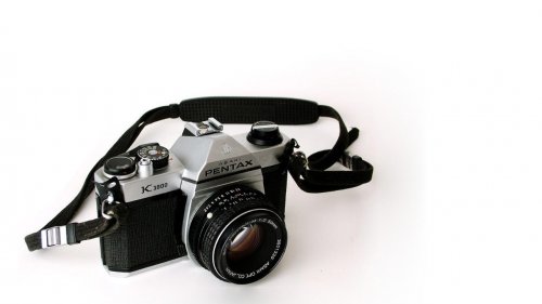 7 vintage cameras that could fund your vacation