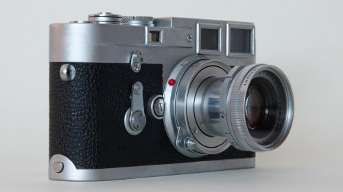 7 vintage cameras that could fund your vacation