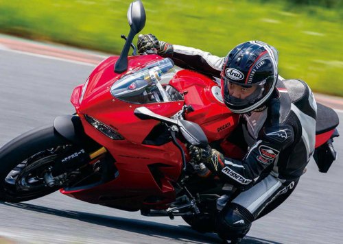 【レビュー】ドゥカティ「パニガーレV2S」インプレ｜難しさを感じさせず操る楽しさに溢れた新時代のドゥカティが誕生