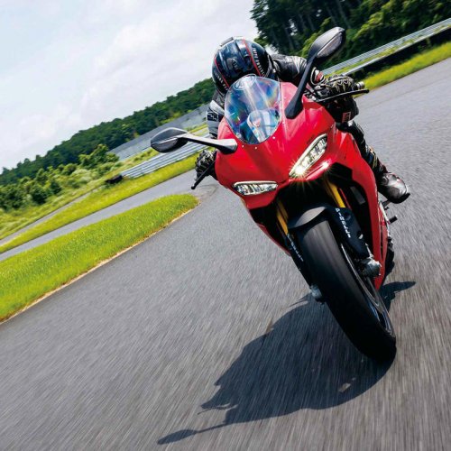 【レビュー】ドゥカティ「パニガーレV2S」インプレ｜難しさを感じさせず操る楽しさに溢れた新時代のドゥカティが誕生