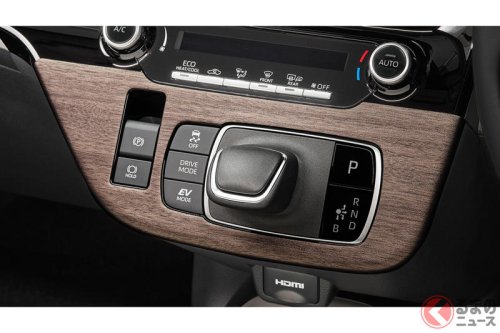 トヨタ新型「アクア」登場！ 精悍さアップな“エアロ”とは？ オシャレ「ウッド調」内装にも注目！ 新しくなった「モデリスタ」デザインの狙い