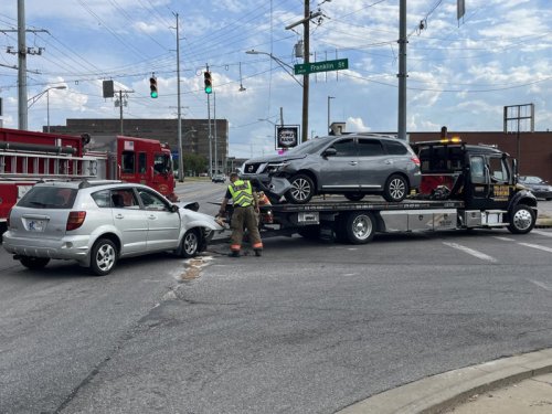 Multiple-car crash on Franklin, St. Joseph Avenue blocks intersection