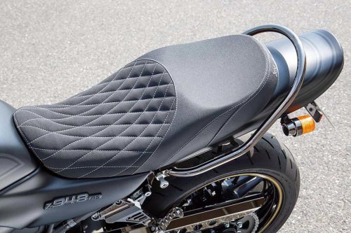 PMC Z900RS（カワサキ Z900RS）類を見ない高級感を作り出す漆黒エディションが充実中【Heritage&amp;Legends】