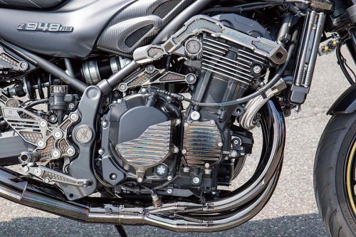 PMC Z900RS（カワサキ Z900RS）類を見ない高級感を作り出す漆黒エディションが充実中【Heritage&amp;Legends】