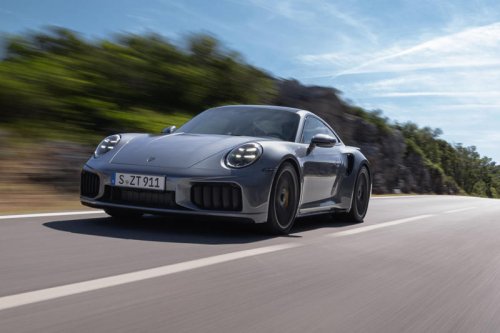 ポルシェがハイブリッドの最新型「911ターボS」「911ターボSカブリオレ」を導入
