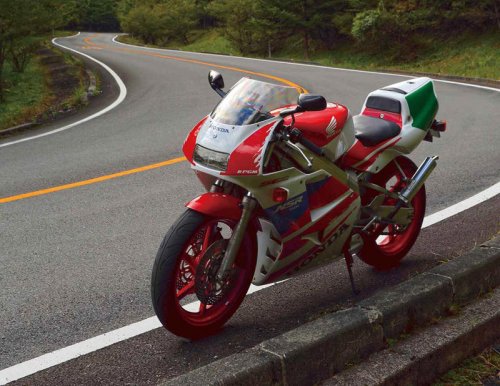 ホンダ「NSR250R」ヒストリー｜色褪せることのない伝説のオートバイ