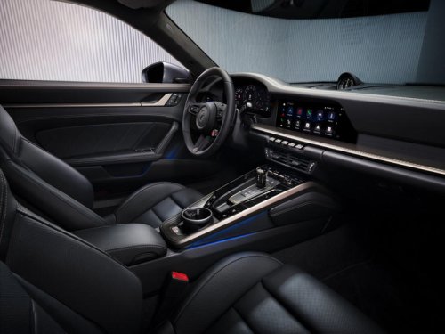 ポルシェがハイブリッドの最新型「911ターボS」「911ターボSカブリオレ」を導入