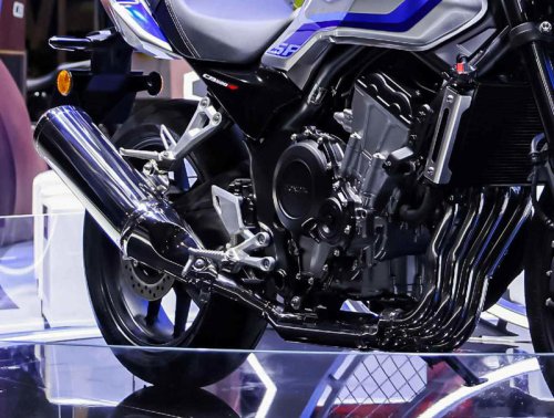 【世界初公開！】ホンダ「CB500 Super Four」「CBR500R FOUR」登場！ 倒立フォークにモノショック採用、国内向け400にも期待!!