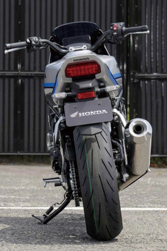 鈴鹿8耐でお披露目されたホンダ「CB1000F SE コンセプト」の各部装備をじっくり解説｜ボディカラーは合計3色が登場予定