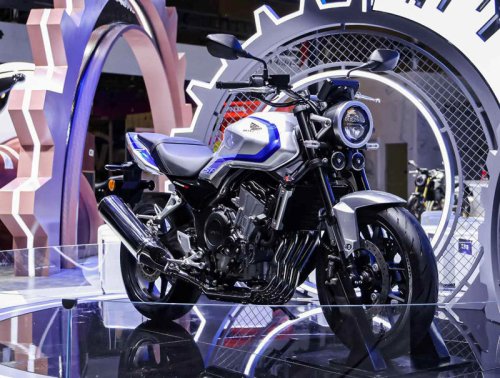 【世界初公開！】ホンダ「CB500 Super Four」「CBR500R FOUR」登場！ 倒立フォークにモノショック採用、国内向け400にも期待!!