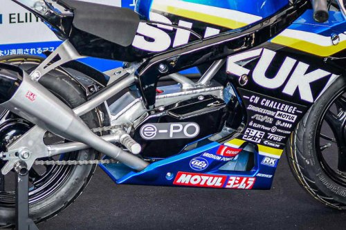 新型「GSX-R1000R」の実車をチェック！ まさかの“ミニGSX-R”も電動バイクで登場か⁉︎【スズキのバイク！ の耳よりニュース】