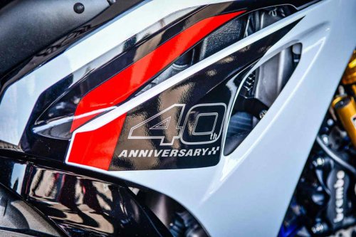 新型「GSX-R1000R」の実車をチェック！ まさかの“ミニGSX-R”も電動バイクで登場か⁉︎【スズキのバイク！ の耳よりニュース】