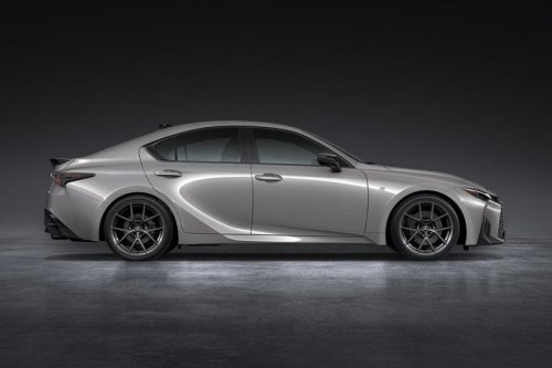 LEXUS「IS」がさらに精悍に進化。コンパクトFRスポーツセダンの走る楽しさと躍動感の熟成も進む