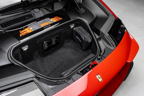 フェラーリが新型スーパースポーツカー「849テスタロッサ」を発表