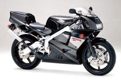 ホンダ「NSR250R」（MC21・1990年）を解説！ 2ストで初めて鈴鹿4耐を制覇｜上級グレード・SEや当時の製品カタログも掲載