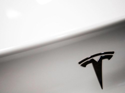 Lawmakers Push NHTSA To Investigate Tesla FSD