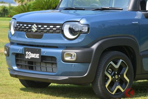 よりSUVらしく「キャラ変」したスズキ新型「クロスビー」！ カワイイ系からクールで力強いスタイルに センターコンソールが追加された理由は？ メカニズムは正常進化