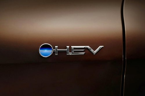 【新型】トヨタ「カムリHV」、快適性・燃費・安全性の三拍子でライバルを圧倒