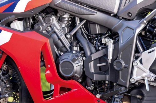 401cc~750ccのバイク人気ランキングTOP3｜読者が選んだ2025年のベストモデル結果発表【JAPAN BIKE OF THE YEAR 2025】