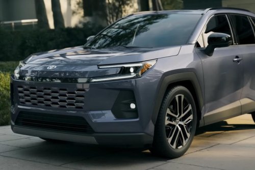 「新型RAV4公開」トヨタ2026年モデル、デジタル化＆最新安全技術でSUVベストセラーがさらに進化