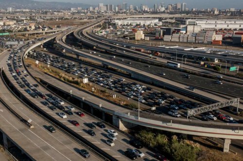 California's EV carpool era is coming to an end. Will it unleash traffic chaos?