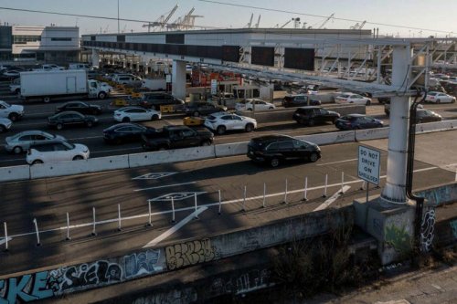 California's EV carpool era is coming to an end. Will it unleash traffic chaos?